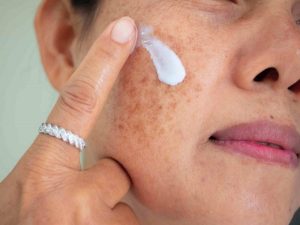 Nhiều người lần đầu dưỡng da, nên khi thấy quảng cáo mạnh dễ kỳ vọng cao.