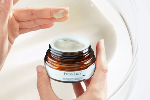 Kem xóa nám vi tinh thể Fresh Lady Nhật Bản